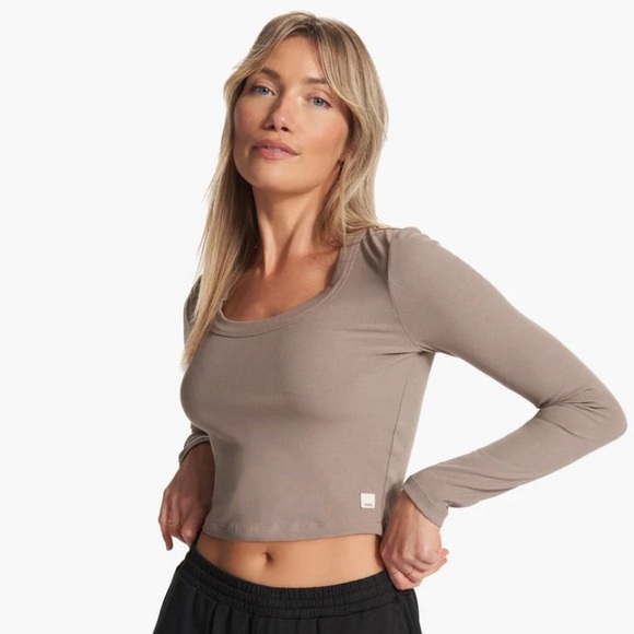 Vuori Tops - Vuori Long Sleeve Pose Scoop Tee Medium